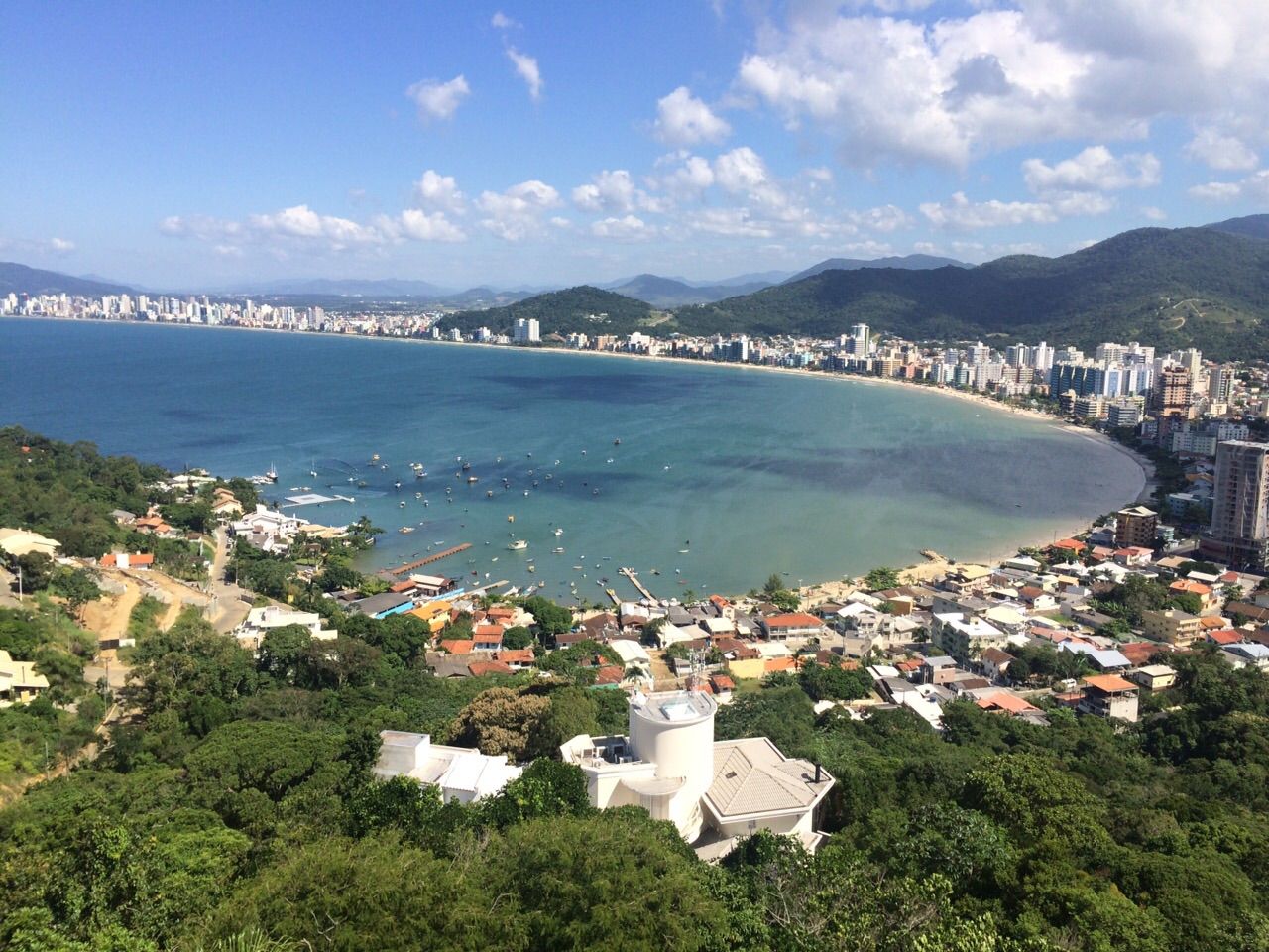 Vista aérea da orla de Itapema (SC)